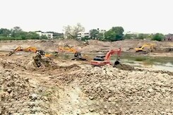 बनारस में गंगा या वरुणा? कौन सी नदी पहले होगी साफ बनारस में गंगा या वरुणा? कौन सी नदी पहले होगी साफ