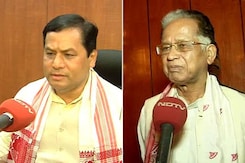 In Assam, Sonowal Watched <i>Bajirao Mastani</i>, Gogoi Played Golf In Assam, Sonowal Watched <i>Bajirao Mastani</i>, Gogoi Played Golf