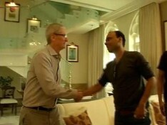 Apple CEO Tim Cook Meets App Developers in Mumbai