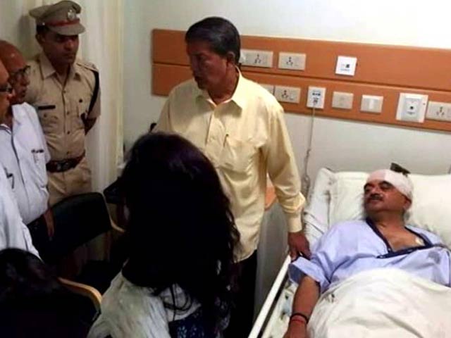 Mob Attacks BJP MP Tarun Vijay Outside Uttarakhand Temple
