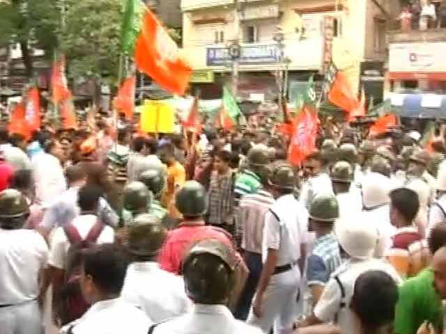 Video : BJP's Bid To March Towards Mamata Banerjee's Residence Foiled