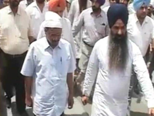 Video : Arvind Kejriwal Woos Deras, Eyes Religious Vote Bank In Punjab