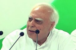कांग्रेस का मोदी सरकार पर हमला- 'काम कम, प्रचार ज्यादा' कांग्रेस का मोदी सरकार पर हमला- 'काम कम, प्रचार ज्यादा'