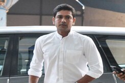 41 मंत्रियों के साथ शपथ लेंगी ममता, क्रिकेटर से नेता बने लक्ष्मी रतन शुक्ला भी बनेंगे मंत्री 41 मंत्रियों के साथ शपथ लेंगी ममता, क्रिकेटर से नेता बने लक्ष्मी रतन शुक्ला भी बनेंगे मंत्री