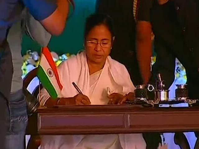 At Mamata Banerjee's Swearing-In, Chief Ministers And Stars