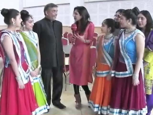 Why Do Gujaratis Love Dandiya?