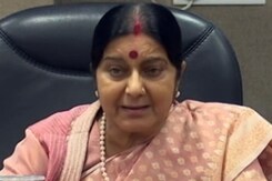 अफ्रीकी छात्रों से मिलीं सुषमा स्वराज, दिया पूरी सुरक्षा का भरोसा अफ्रीकी छात्रों से मिलीं सुषमा स्वराज, दिया पूरी सुरक्षा का भरोसा