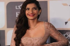 How Sonam Defended Her 'Friend' Tanmay Bhat How Sonam Defended Her 'Friend' Tanmay Bhat