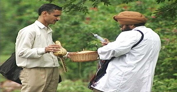 Chachu Rustam Funny Things Chhupa Rustam Is Doing To Make You Laugh