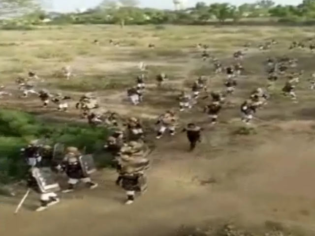 मथुरा : अतिक्रमण की कार्रवाई के दौरान की तस्वीरें