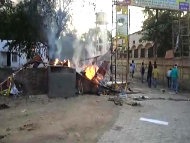 Videos : इंडिया 7 बजे : मथुरा में अवैध कब्जे की आग