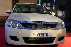 महिंद्रा ने उतारी इलेक्ट्रिक सेडान कार ई-वेरिटो, कीमत 9.5 लाख रुपये महिंद्रा ने उतारी इलेक्ट्रिक सेडान कार ई-वेरिटो, कीमत 9.5 लाख रुपये