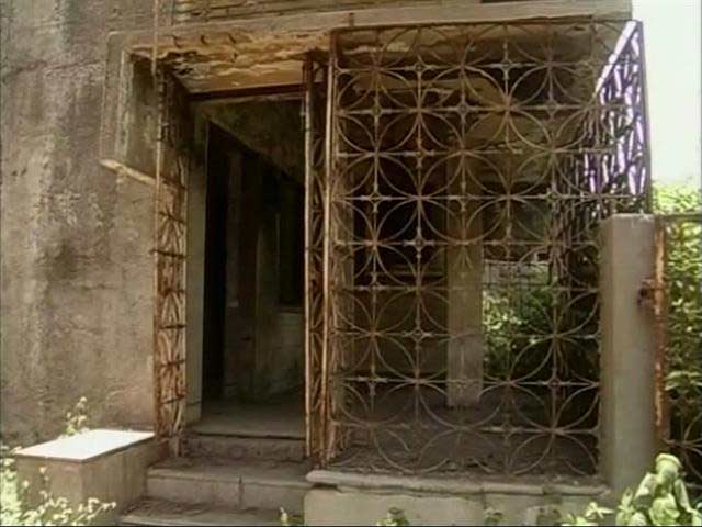 गुलबर्ग सोसायटी : खाली पड़े खंडहर, असुरक्षा की भावना से मुक्त नहीं हुए वाशिंदे