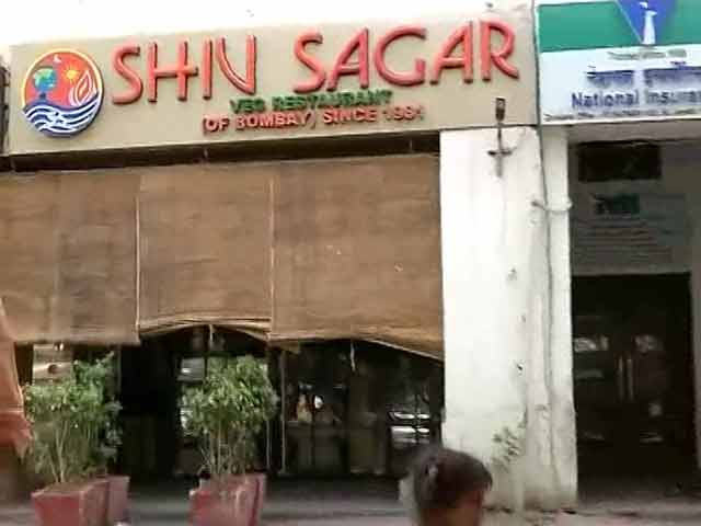 Video : Delhi Restaurant In Trouble After Refusing To Serve Deprived Children