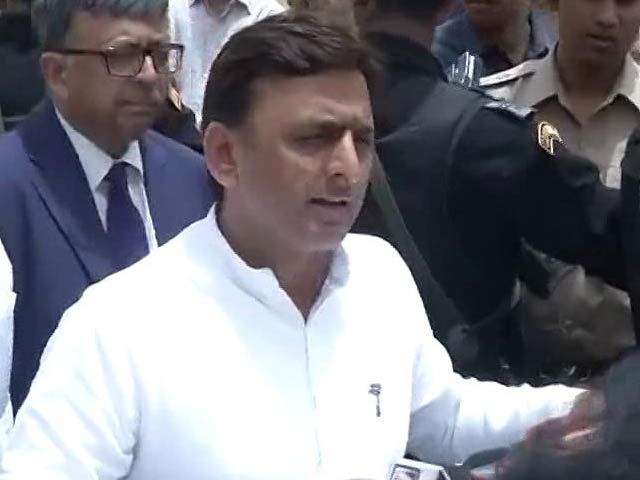 Video : Akhilesh Yadav Visits Mathura Where Clashes With Armed Cult Killed 24