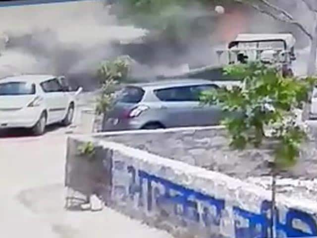 Video : Caught On Camera: Moment When MiG-27 Crashed In Jodhpur
