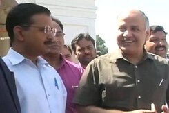 दिल्ली में AAP के 21 विधायकों पर लटकी तलवार दिल्ली में AAP के 21 विधायकों पर लटकी तलवार