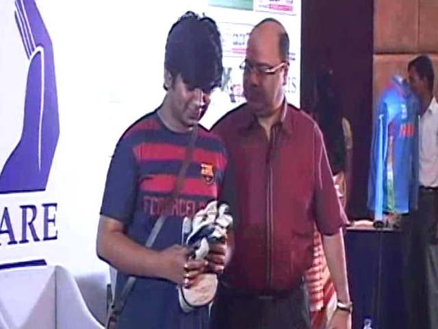 Leander Paes' Racquets, MS Dhoni's Kits Auctioned For Charity