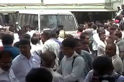 गुलबर्ग केस : कोर्ट की कॉपी में कहा गया- जाफरी ने की थी फायरिंग जिससे हिंसा भड़की गुलबर्ग केस : कोर्ट की कॉपी में कहा गया- जाफरी ने की थी फायरिंग जिससे हिंसा भड़की