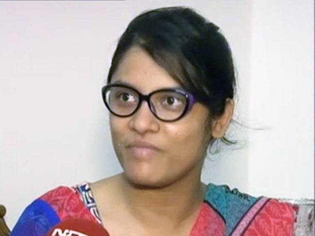 न्याय चाहते हैं राजनीति नहीं : एमएम ख़ान की बेटी