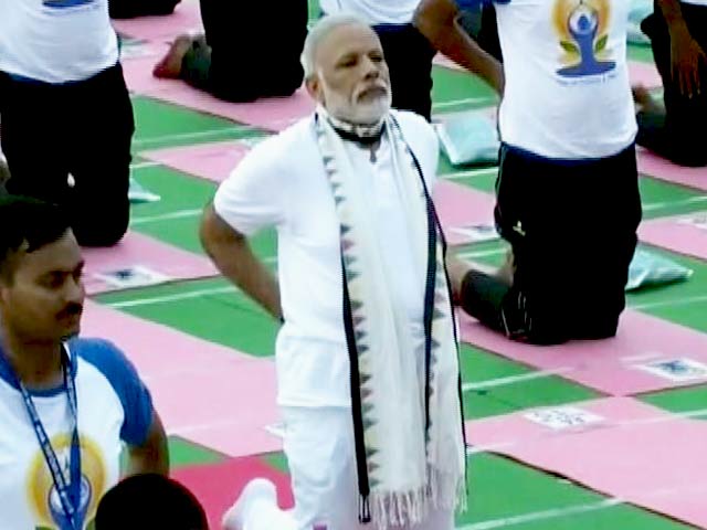 Video: अंतरराष्ट्रीय योग दिवस पर पीएम मोदी ने किया योग