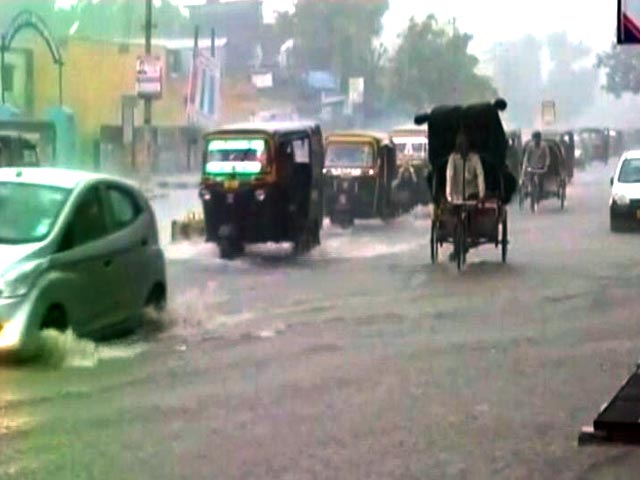 बिहार : बिजली गिरने से 46 लोगों की मौत
