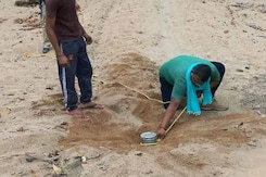 With No Gear, These Men Defused A Bomb In Maoist-Hit Chhattisgarh With No Gear, These Men Defused A Bomb In Maoist-Hit Chhattisgarh
