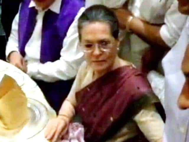 Video : With GST Bill In A Flux And Rahul Gandhi Absent, Congress Skips <i>Iftaar</i>