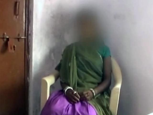 Video : राजस्थान के गांव में महिला और पुरुष को कपड़े उतरवाकर परेड करवाया, 13 गिरफ्तार