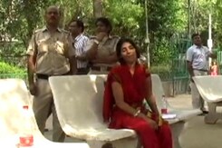 Delhi Police, Family At Loggerheads Over Minor Girl's Death In Delhi Delhi Police, Family At Loggerheads Over Minor Girl's Death In Delhi