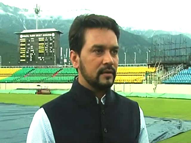 'चलते-चलते' बीसीसीआई अध्यक्ष अनुराग ठाकुर के साथ