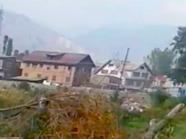 पंपोर में CRPF की बस पर हुए हमले से जुड़ा वीडियो सामने आया