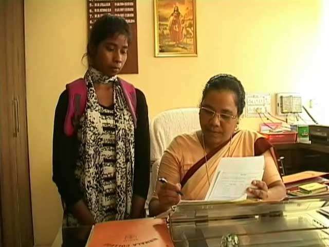 After Carrying Bricks For 8 Years, Meera Gets Into Ranchi's Top College