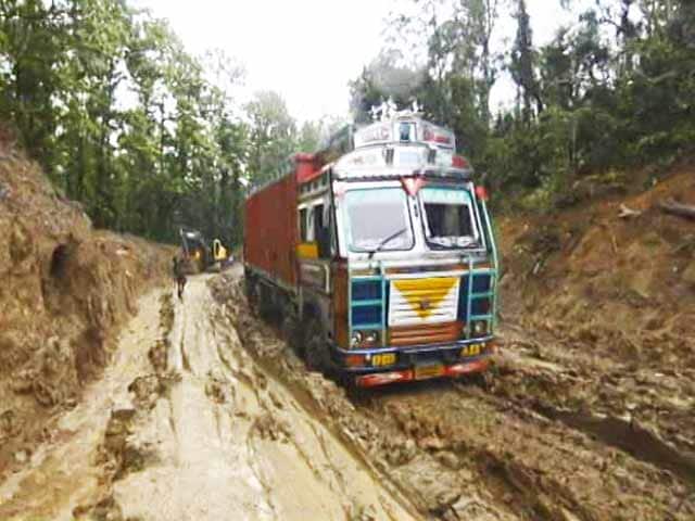 Video : Stuck In Slush, Drivers At Assam-Tripura Border May Now Get Some Relief