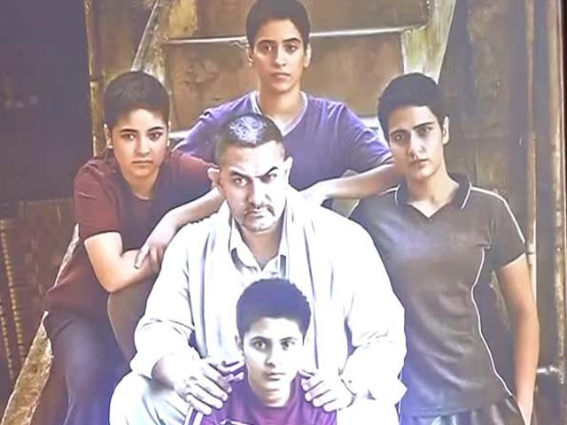 Aamir Launches <i>Dangal</i> Poster, Says It's the Film's 'Main Thought'