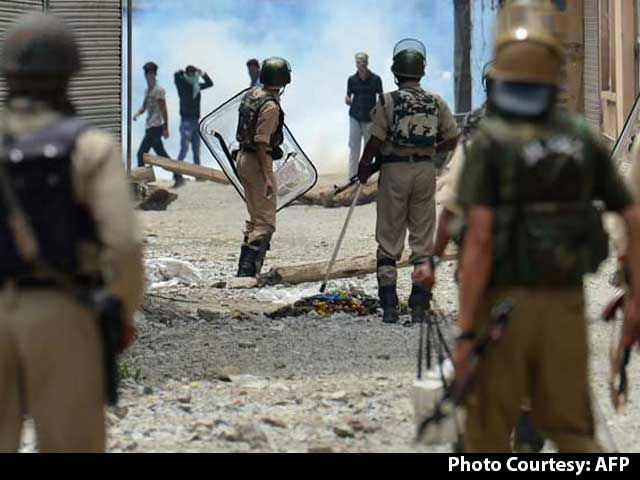 21 Dead In Kashmir Clashes, Separatists Asked To Help Restore Peace