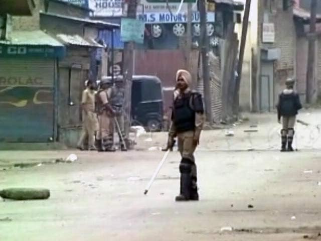 Videos : जम्मू-कश्मीर के 10 जिलों में लगा कर्फ्यू