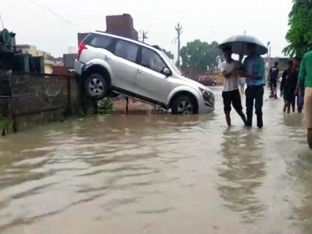 इंडिया 9 बजे : उत्तर भारत में बारिश से आफत