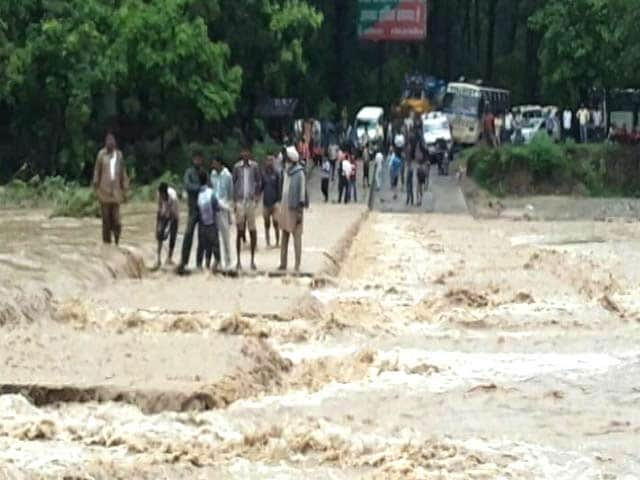 Video : उत्तराखंड में रेड अलर्ट : भारी बारिश से 16 लोगों की मौत