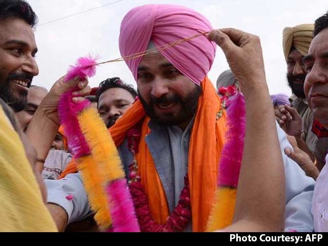 BJP's Navjot Sidhu Quits Rajya Sabha, Gets 'Salute' From Arvind Kejriwal