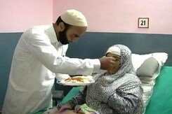 घाटी में कर्फ़्यू का 11वां दिन, होने लगी खाने-पीने की चीजों की दिक्कतें घाटी में कर्फ़्यू का 11वां दिन, होने लगी खाने-पीने की चीजों की दिक्कतें