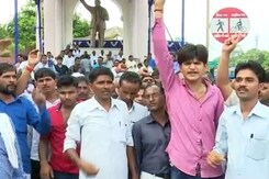 दयाशंकर सिंह की मायावती पर अभद्र टिप्पणी : लखनऊ में प्रदर्शन जारी दयाशंकर सिंह की मायावती पर अभद्र टिप्पणी : लखनऊ में प्रदर्शन जारी