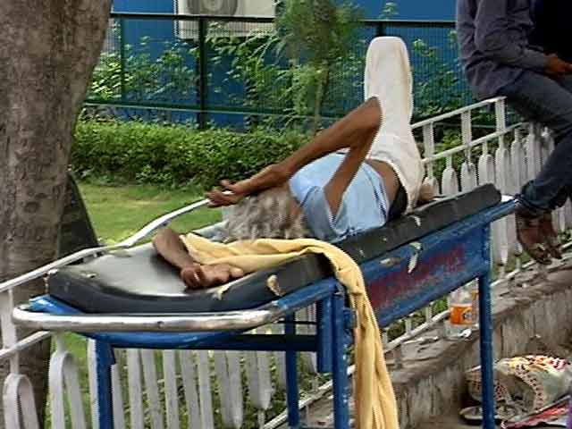 देश के कई शहरों में खुल रहे एम्स, लेकिन पुराने एम्स की इमरजेंसी ही बीमार