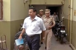 मयूर विहार मर्डर केस : पुलिस का दावा-बुज़ुर्ग मृतक करता था आरोपी लड़की को 'ब्लैकमेल' मयूर विहार मर्डर केस : पुलिस का दावा-बुज़ुर्ग मृतक करता था आरोपी लड़की को 'ब्लैकमेल'