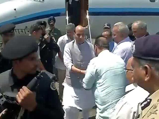 Traders Refuse To Meet Home Minister In Violence-Hit Kashmir