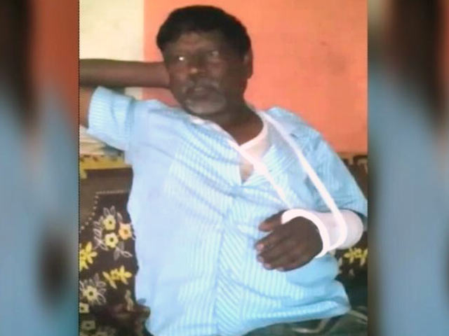 कर्नाटक के चिकमंगलूर जिले के कोप्पा गांव में एक दलित की पिटाई कर्नाटक के चिकमंगलूर जिले के कोप्पा गांव में एक दलित की पिटाई