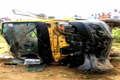 यूपी : भदोही में ट्रेन से टकराई मिनी स्कूल वैन, 7 बच्चों की मौत यूपी : भदोही में ट्रेन से टकराई मिनी स्कूल वैन, 7 बच्चों की मौत