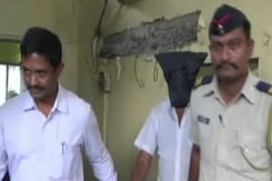 शादी के नाम पर सौतेली मां ने नाबालिग बेटी को साढ़े छह लाख में बेच डाला शादी के नाम पर सौतेली मां ने नाबालिग बेटी को साढ़े छह लाख में बेच डाला