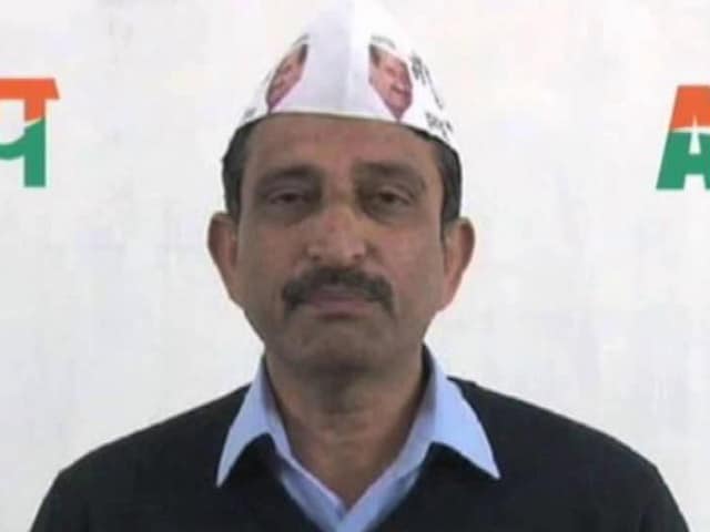 Videos : आम आदमी पार्टी के विधायक करतार सिंह के घर आयकर विभाग का छापा