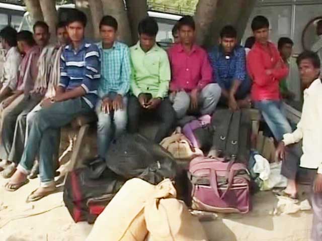 Video : No Food, No Work - Migrant Labourers Leave Kashmir By Thousands